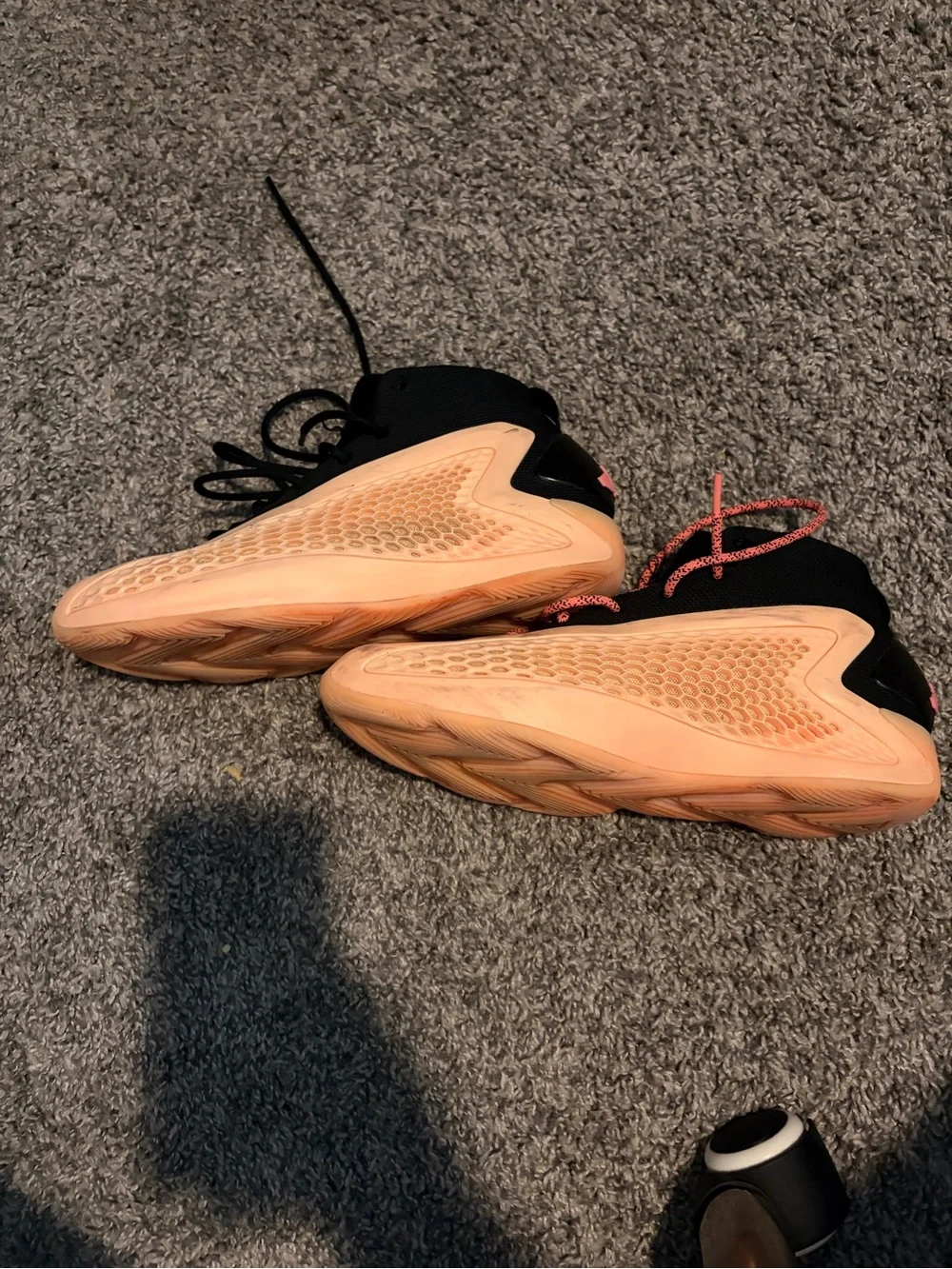 AE 1 Basketball Shoes
